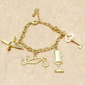 Gold Tone Old World Style Charm Bracelet